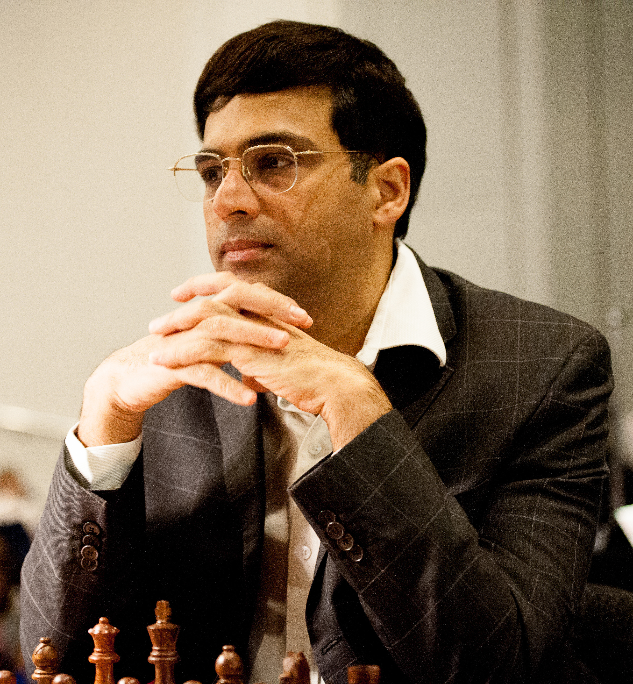 Viswanathan Anand calculating at a chess tournament board